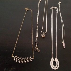 Lot of 5 necklaces